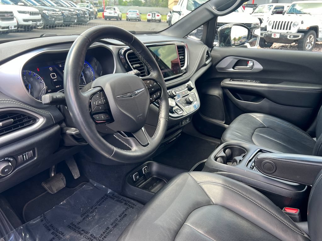Used 2021 Chrysler Pacifica Touring-L w/ Premium & Safety Sphere Group AWD/4WD image 23