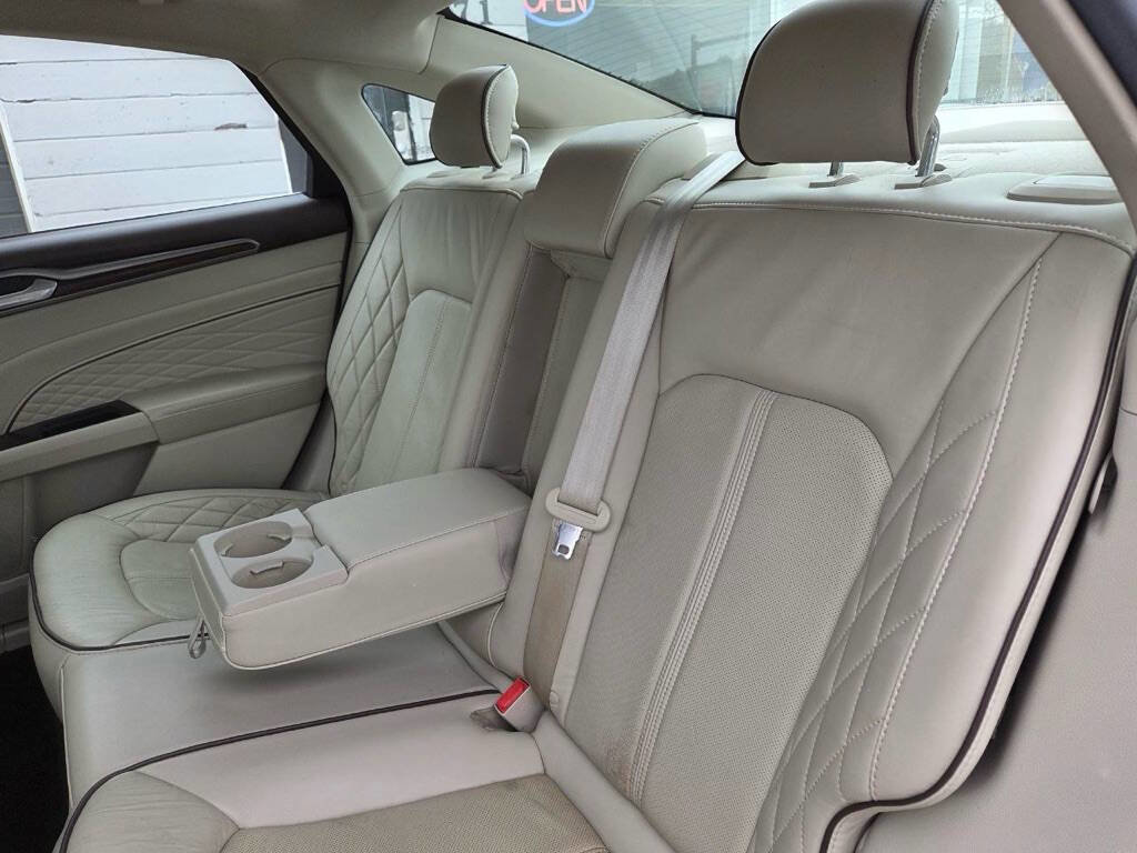 Used 2017 Ford Fusion Energi Platinum image 19