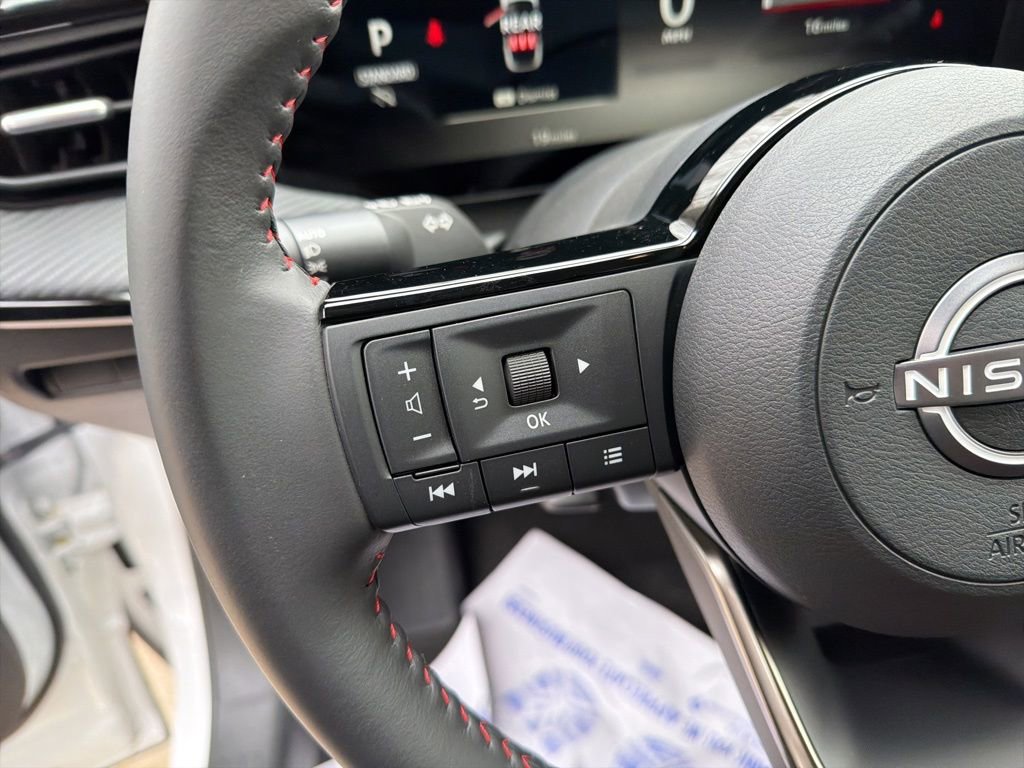 Used 2025 Nissan Kicks SR image 18