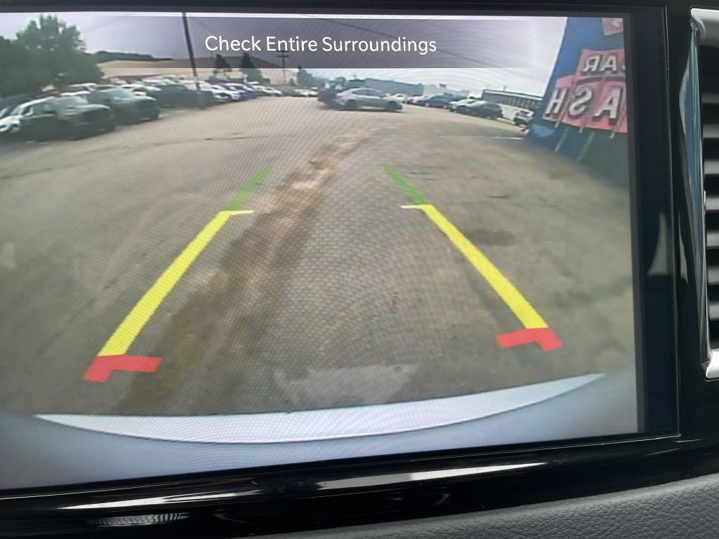 Used 2024 Chrysler Pacifica Touring-L FWD image 20