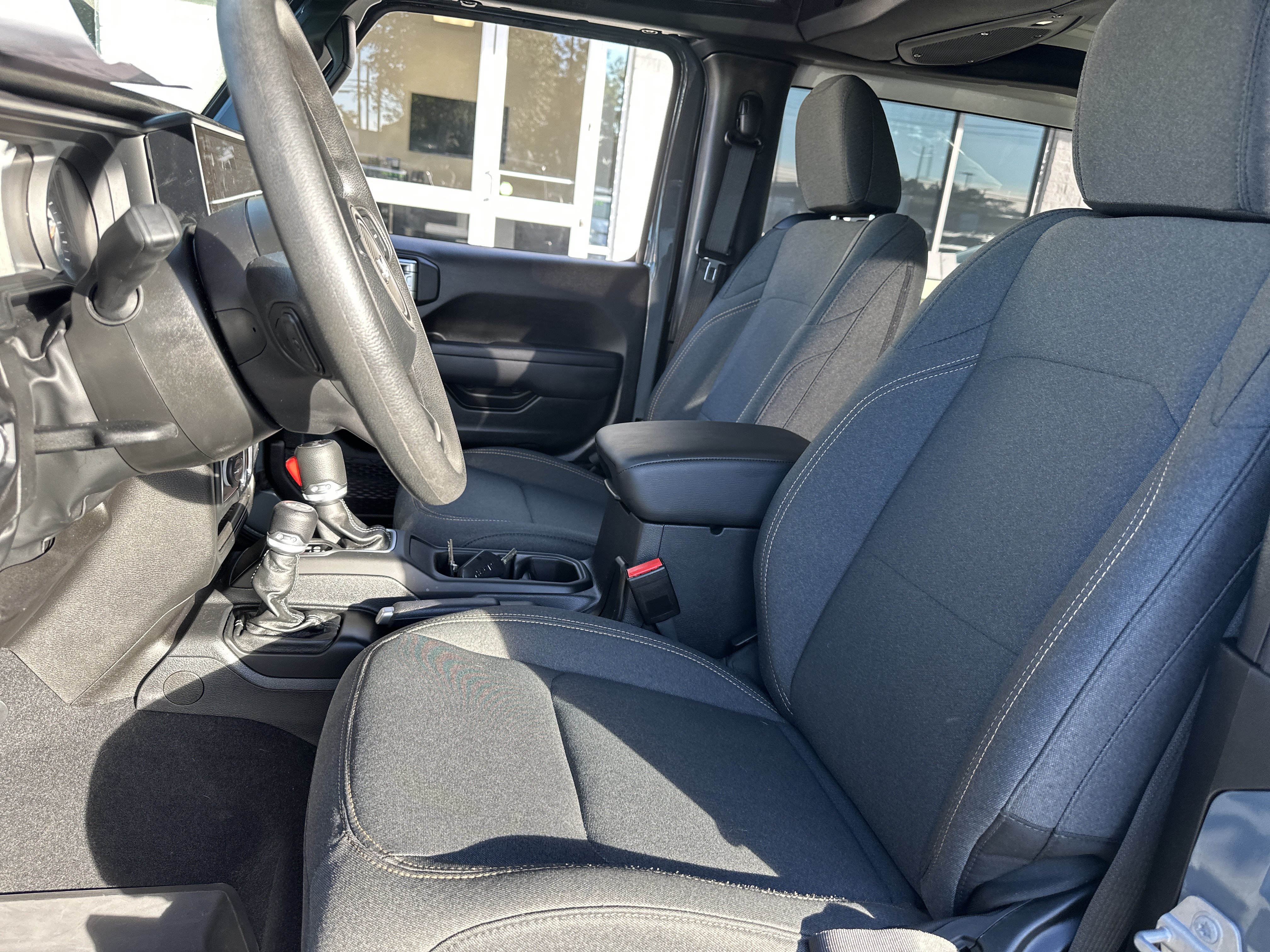 Used 2025 Jeep Wrangler Sport AWD/4WD image 11