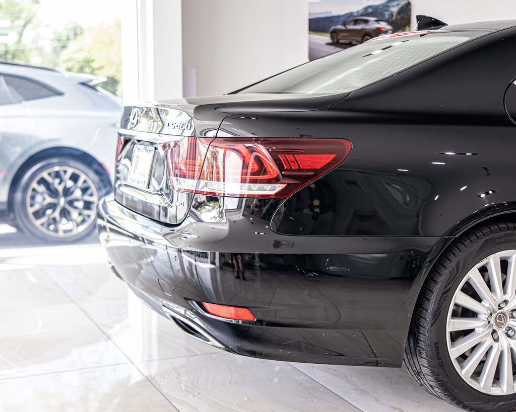 Used 2017 Lexus LS 460 AWD w/ Comfort Package image 12