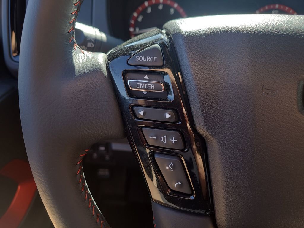 Used 2025 Nissan Frontier PRO-4X AWD/4WD image 27