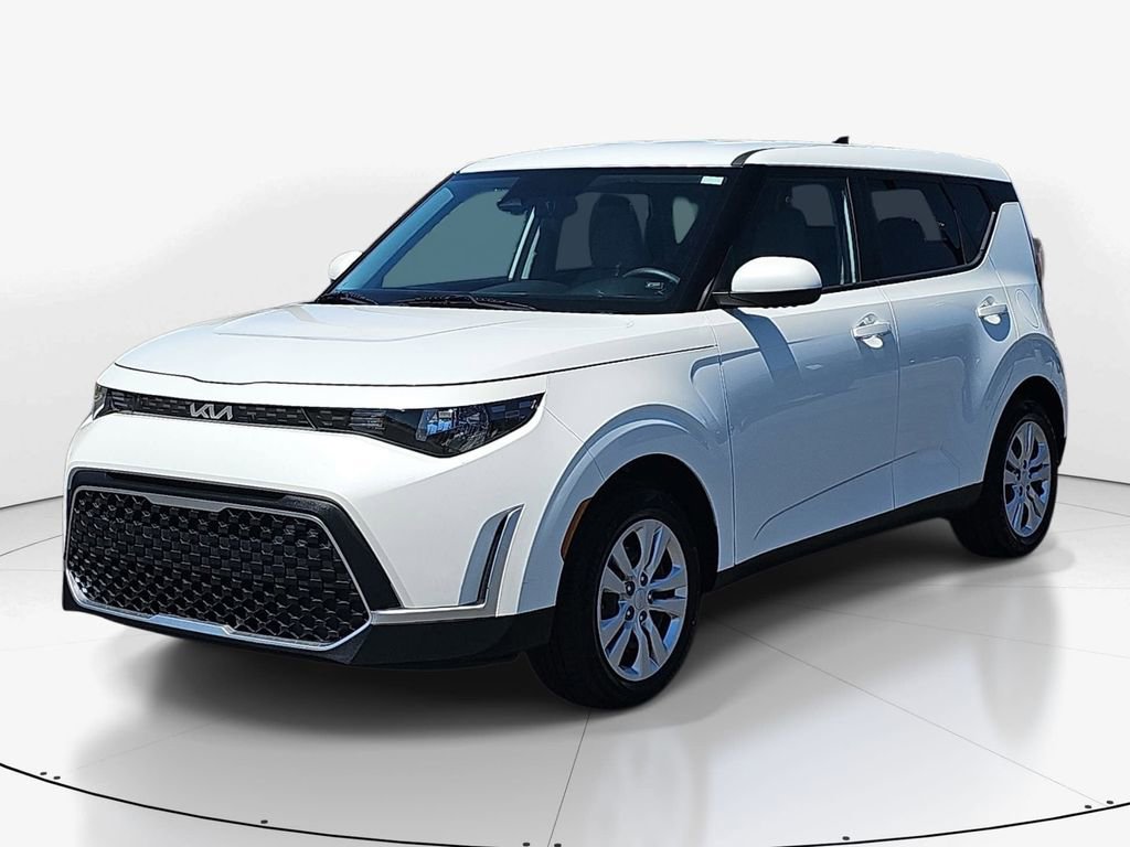 Used 2024 Kia Soul LX FWD image 11