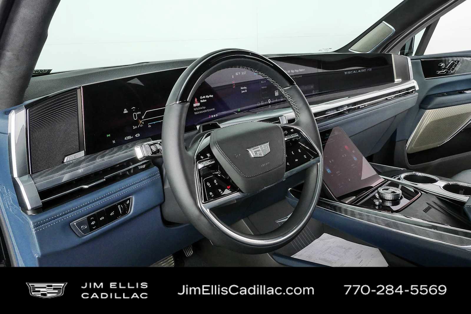 Used 2025 Cadillac Escalade IQ Luxury 2 w/ LPO, Premium Carpet Package AWD/4WD image 4