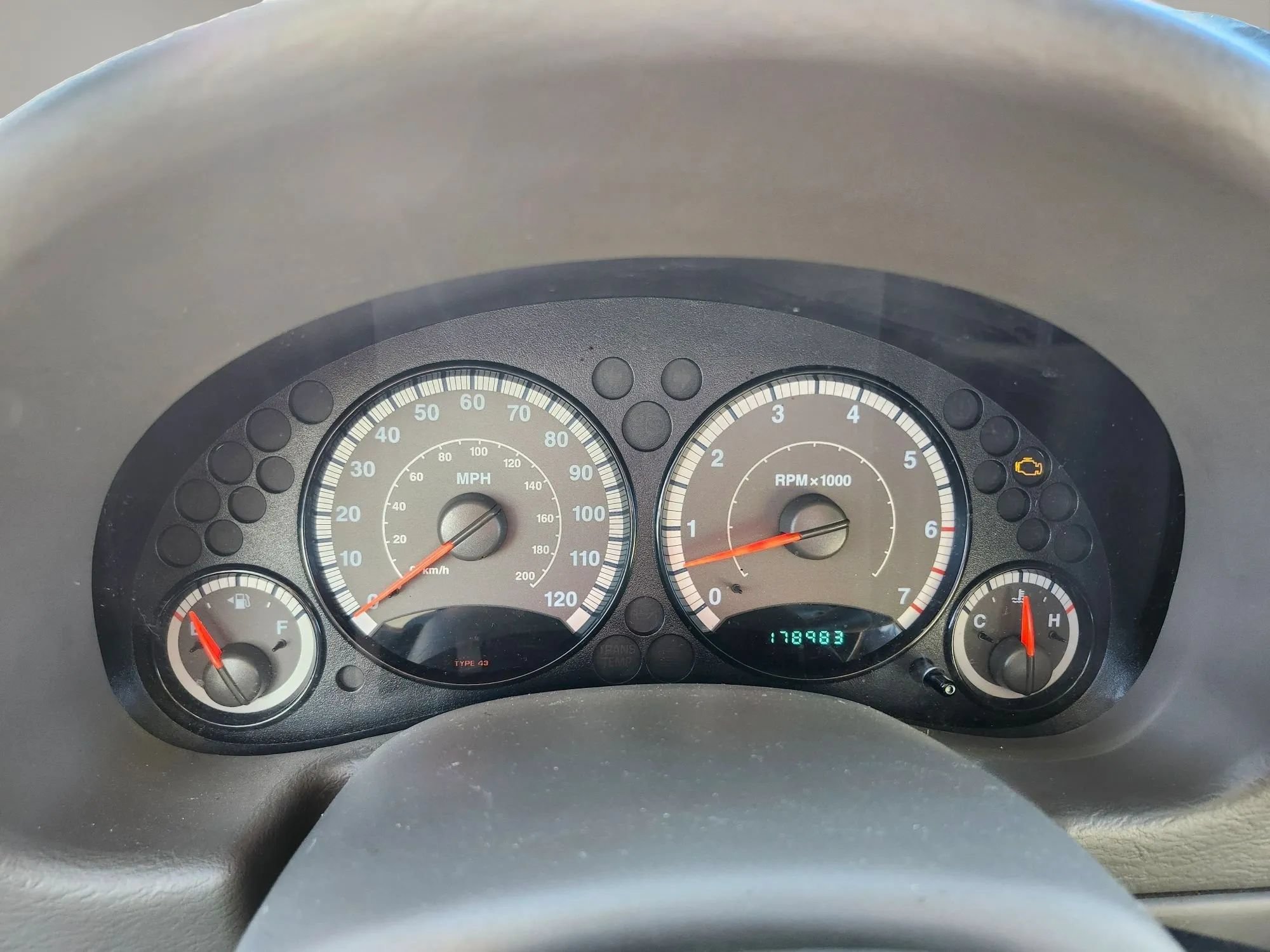 Used 2005 Jeep Liberty Renegade AWD/4WD image 15