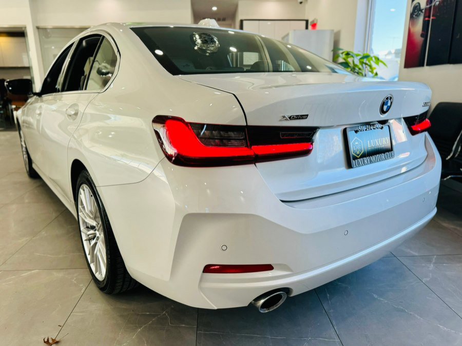 Used 2024 BMW 330i xDrive 330i xDrive Sedan image 5