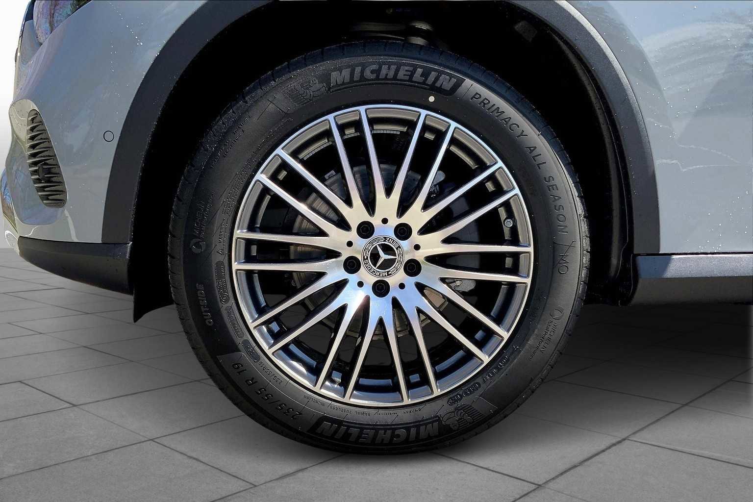 Used 2025 Mercedes-Benz GLC 300 4MATIC image 15