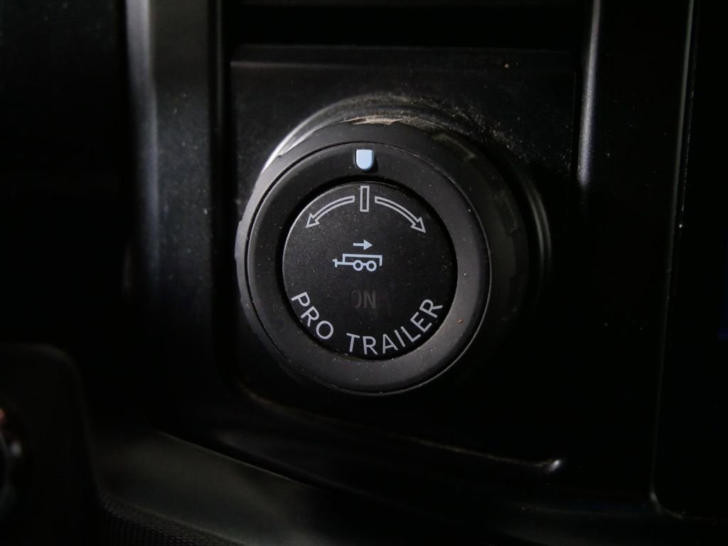 Used 2024 Ford F350 Platinum w/ FX4 Off-Road Package image 28