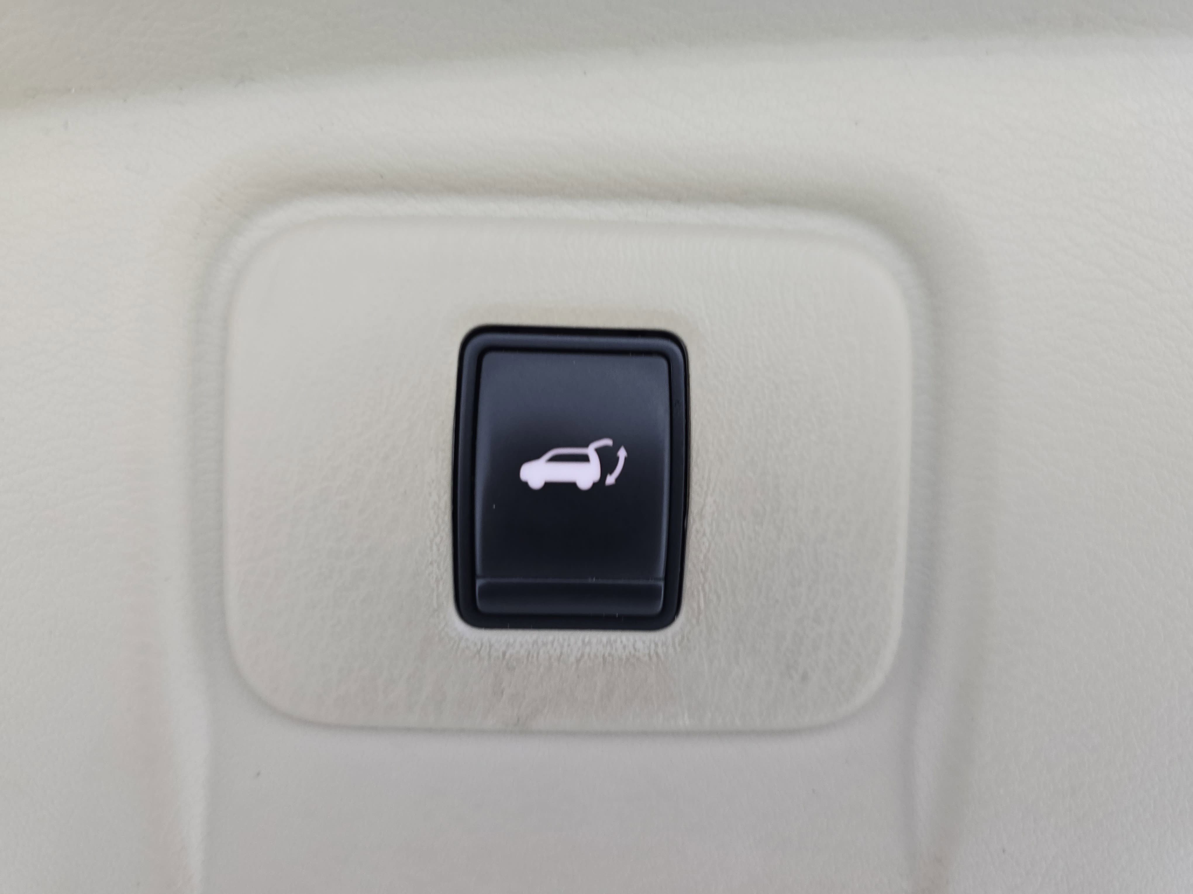 Used 2016 Nissan Murano Platinum w/ Platinum Technology Package AWD/4WD image 13