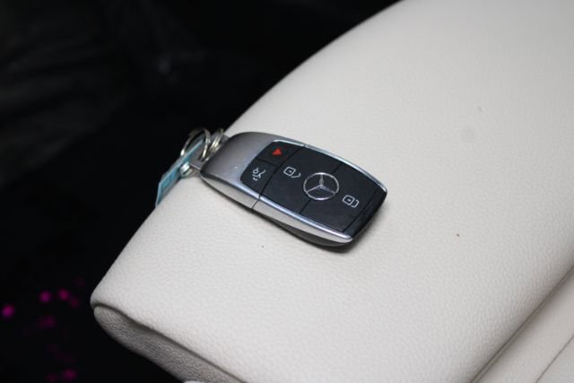 Used 2021 Mercedes-Benz GLA 250 w/ Premium Package image 16