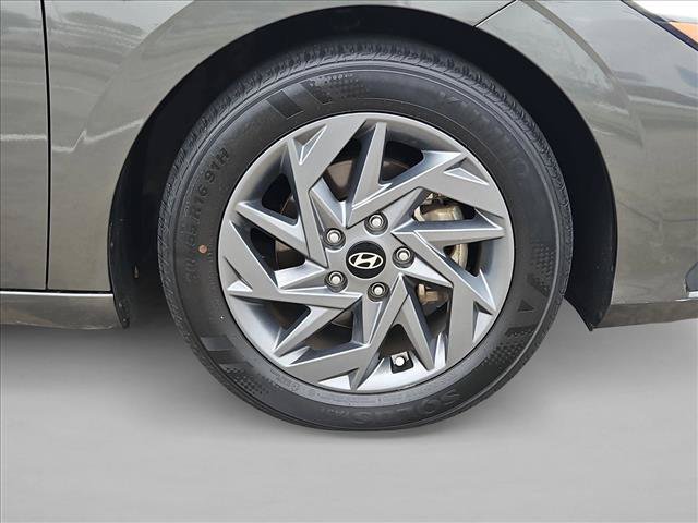 Used 2024 Hyundai Elantra SEL FWD image 22