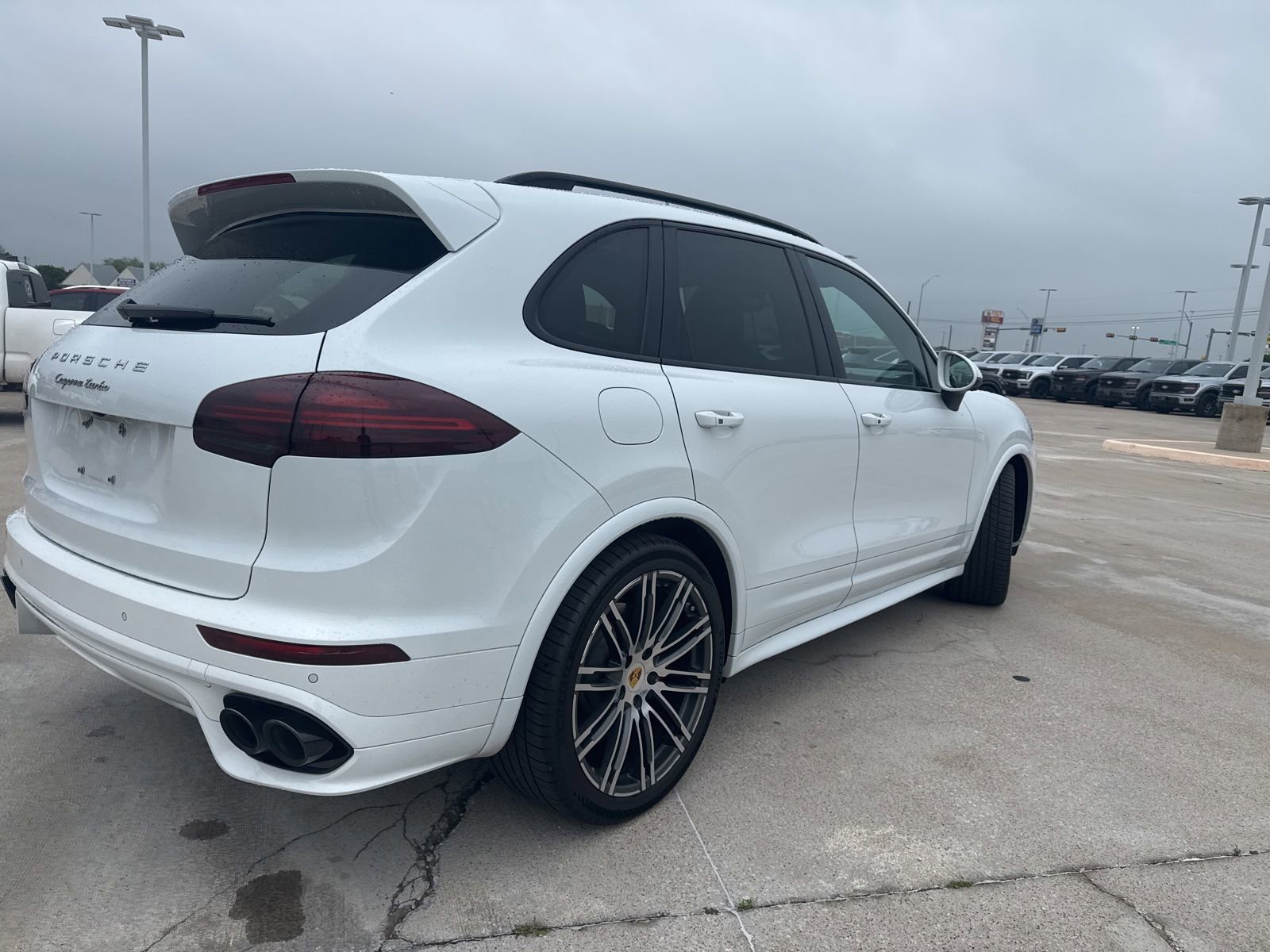 Used 2016 Porsche Cayenne Turbo AWD/4WD image 3