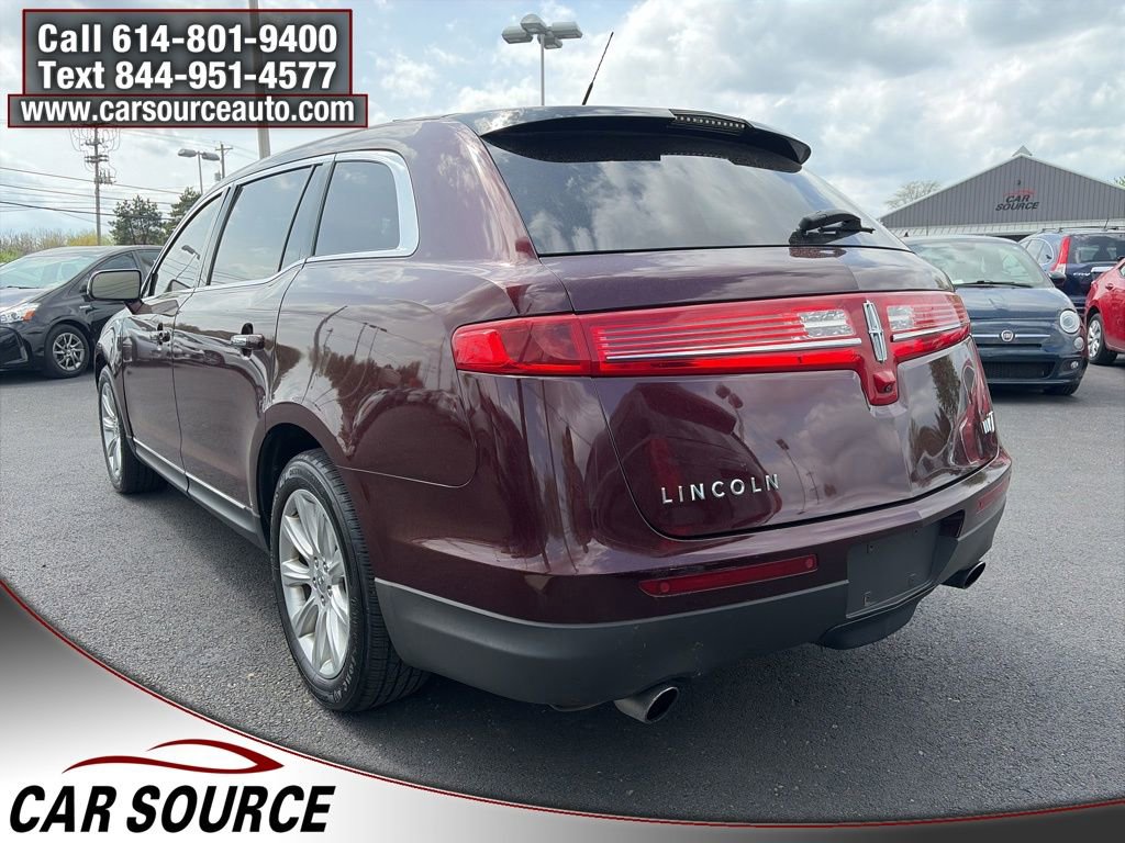 Used 2017 Lincoln MKT AWD image 9