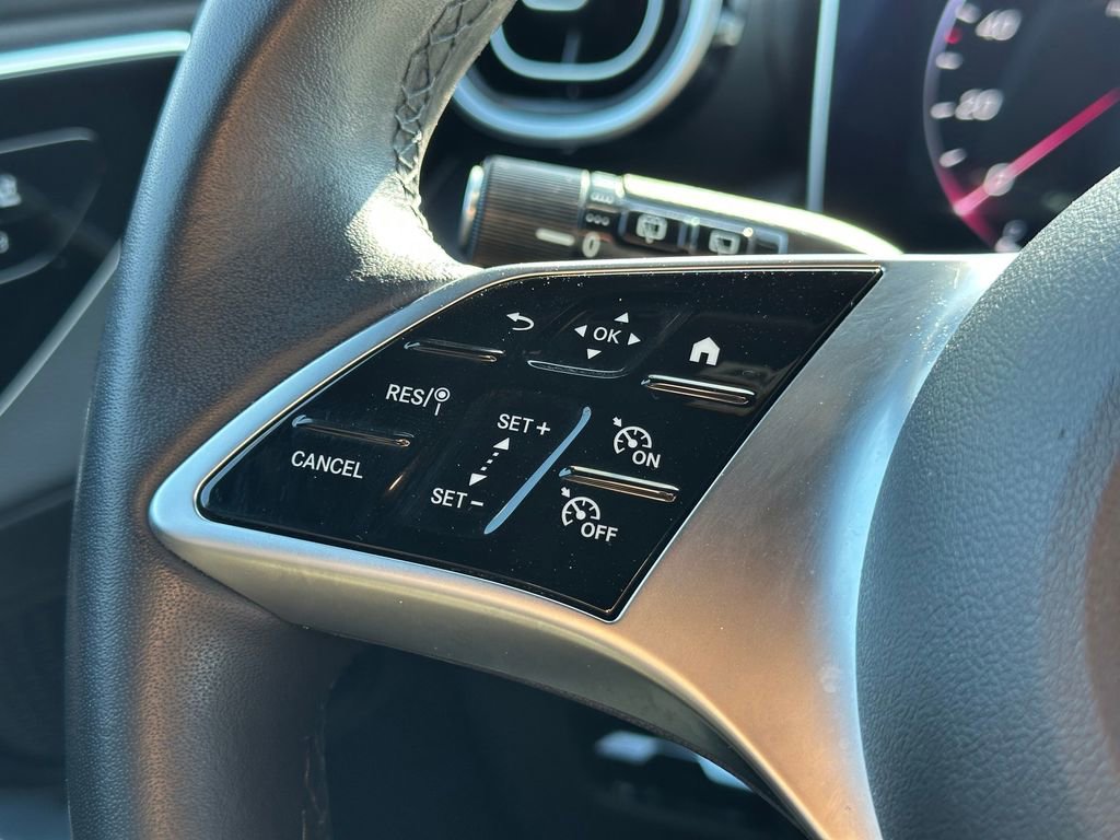 Used 2024 Mercedes-Benz GLC 300 4MATIC image 33