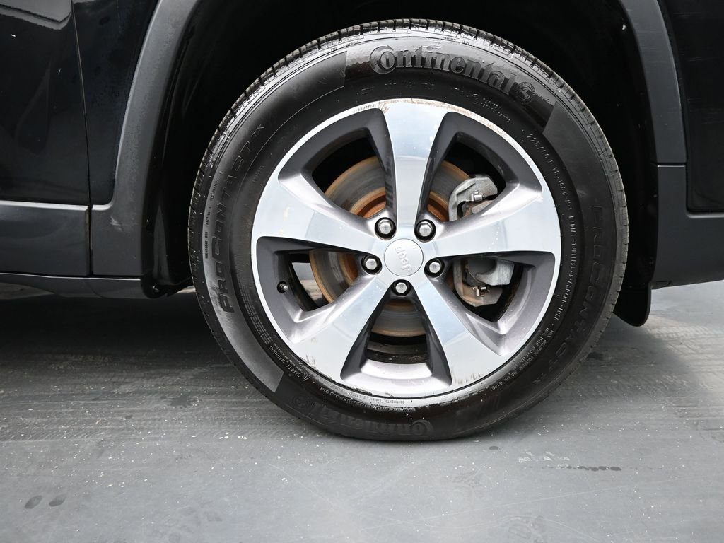 Used 2020 Jeep Cherokee Limited image 10