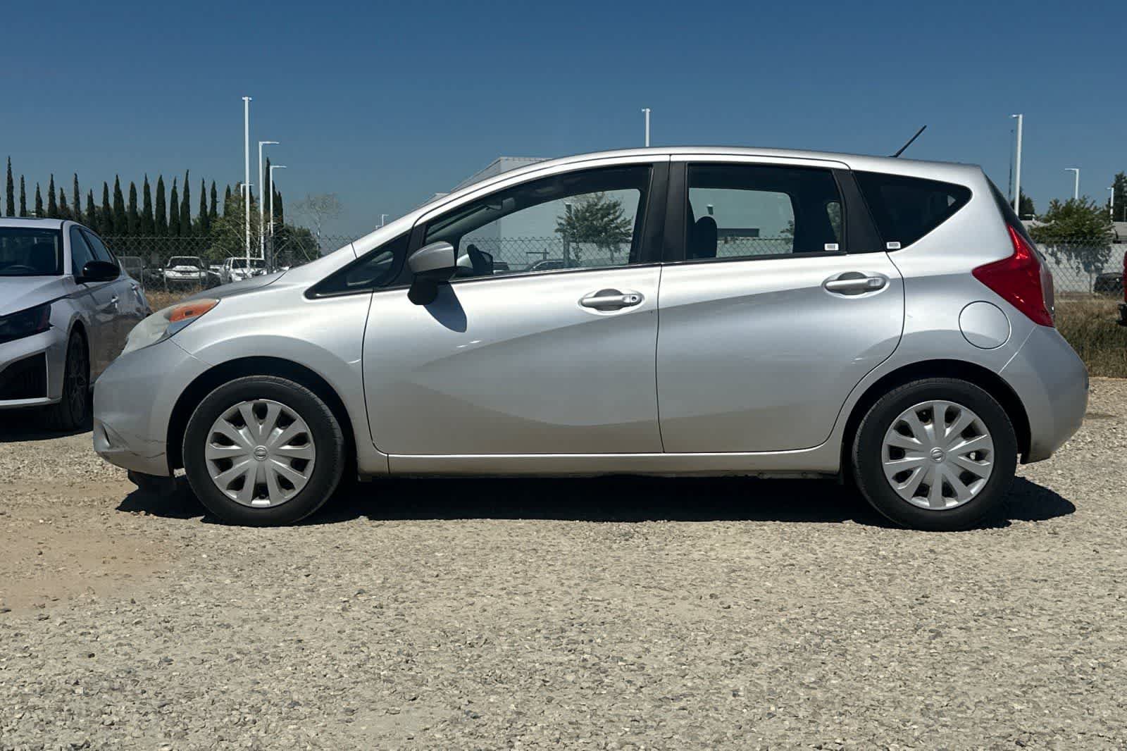 Used 2015 Nissan Versa Note SV FWD image 6