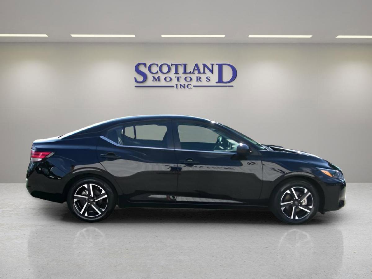 Used 2024 Nissan Sentra SV FWD image 5