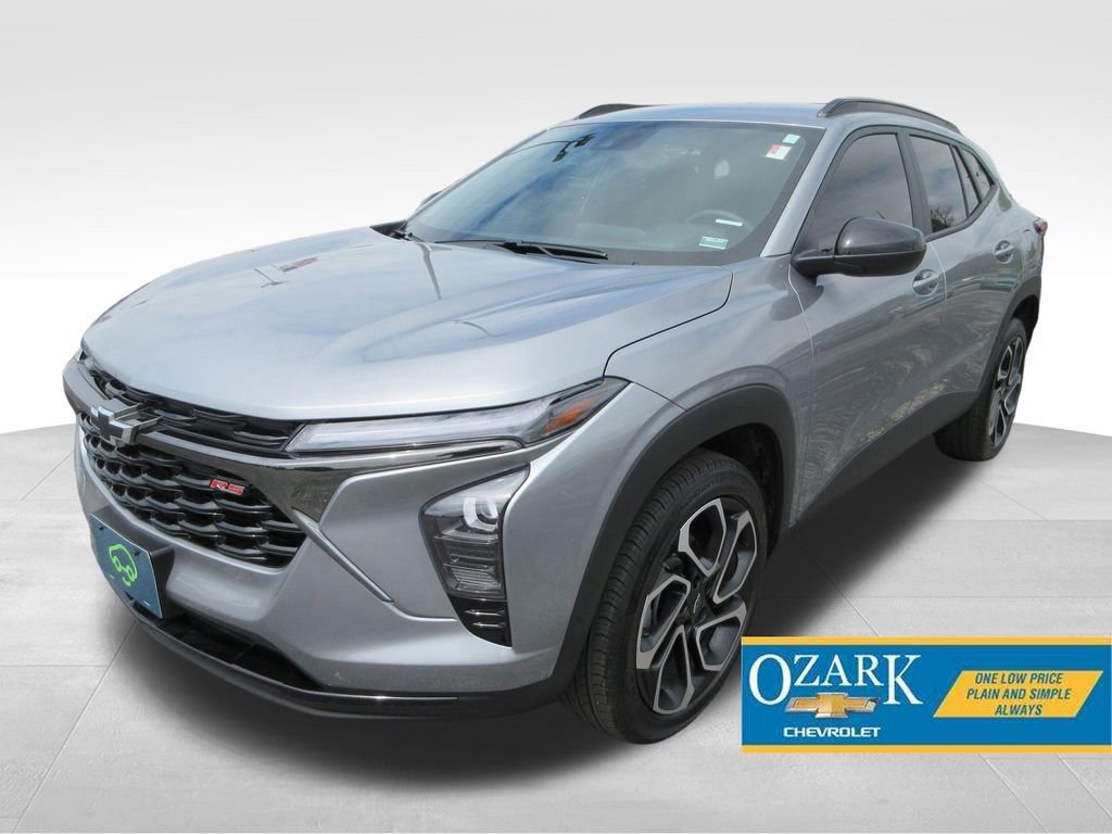 Certified 2025 Chevrolet Trax RS w/ Driver Confidence Package FWD image 1