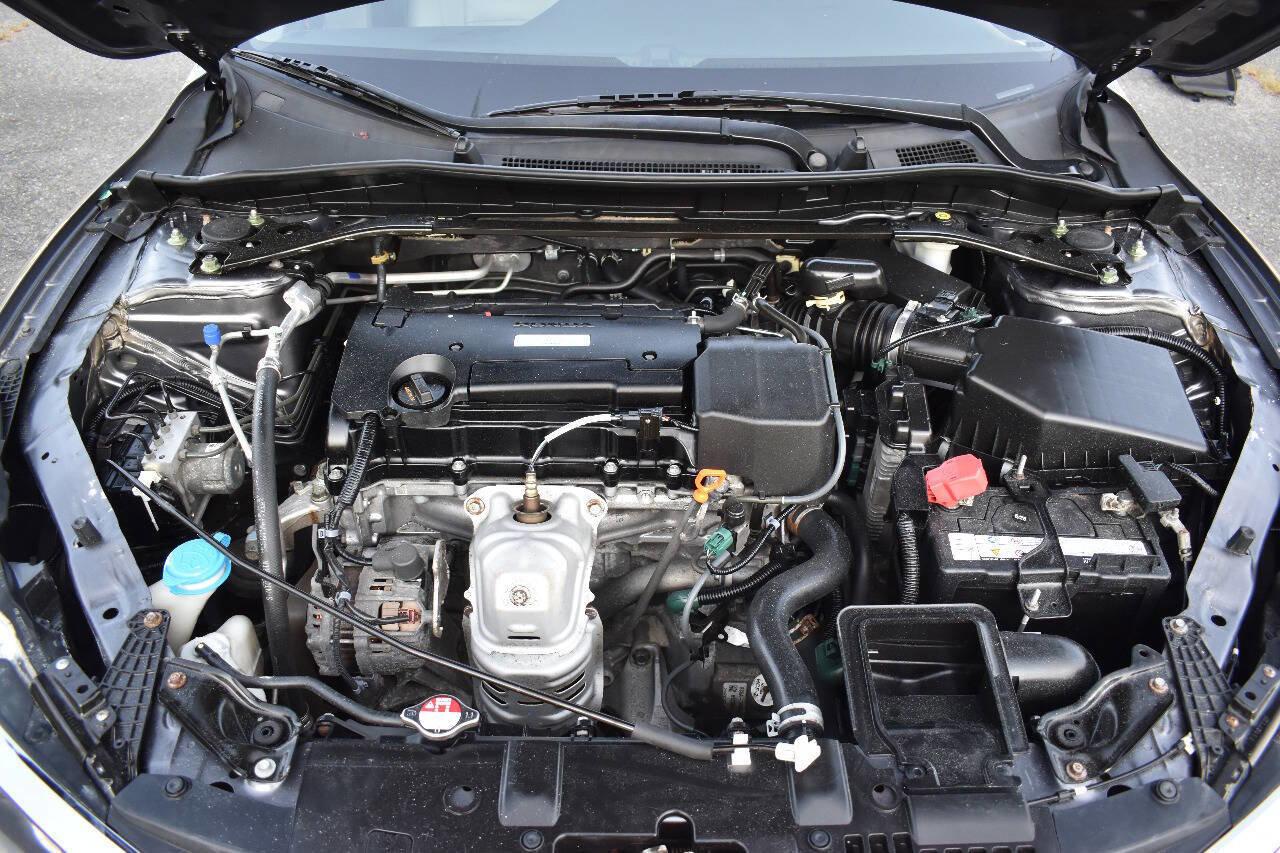 Used 2017 Honda Accord EX-L image 32