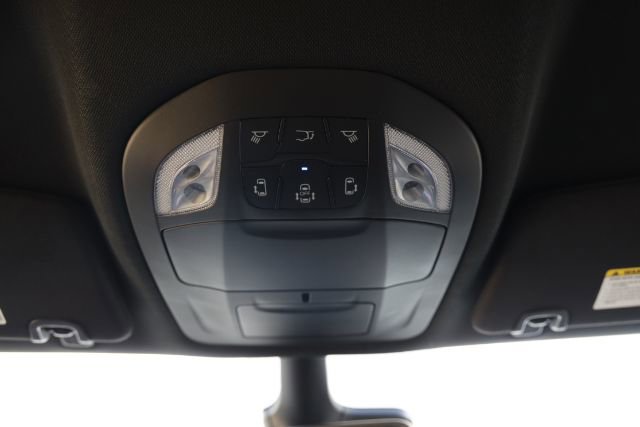 Used 2026 Chrysler Pacifica Select image 54