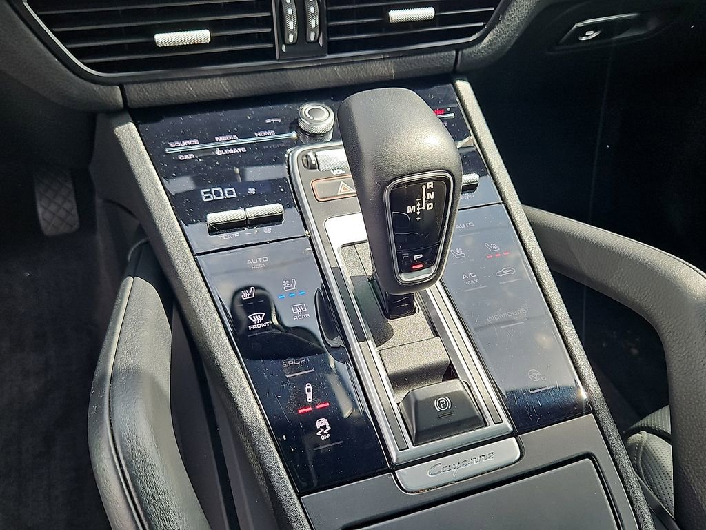 Used 2020 Porsche Cayenne image 17