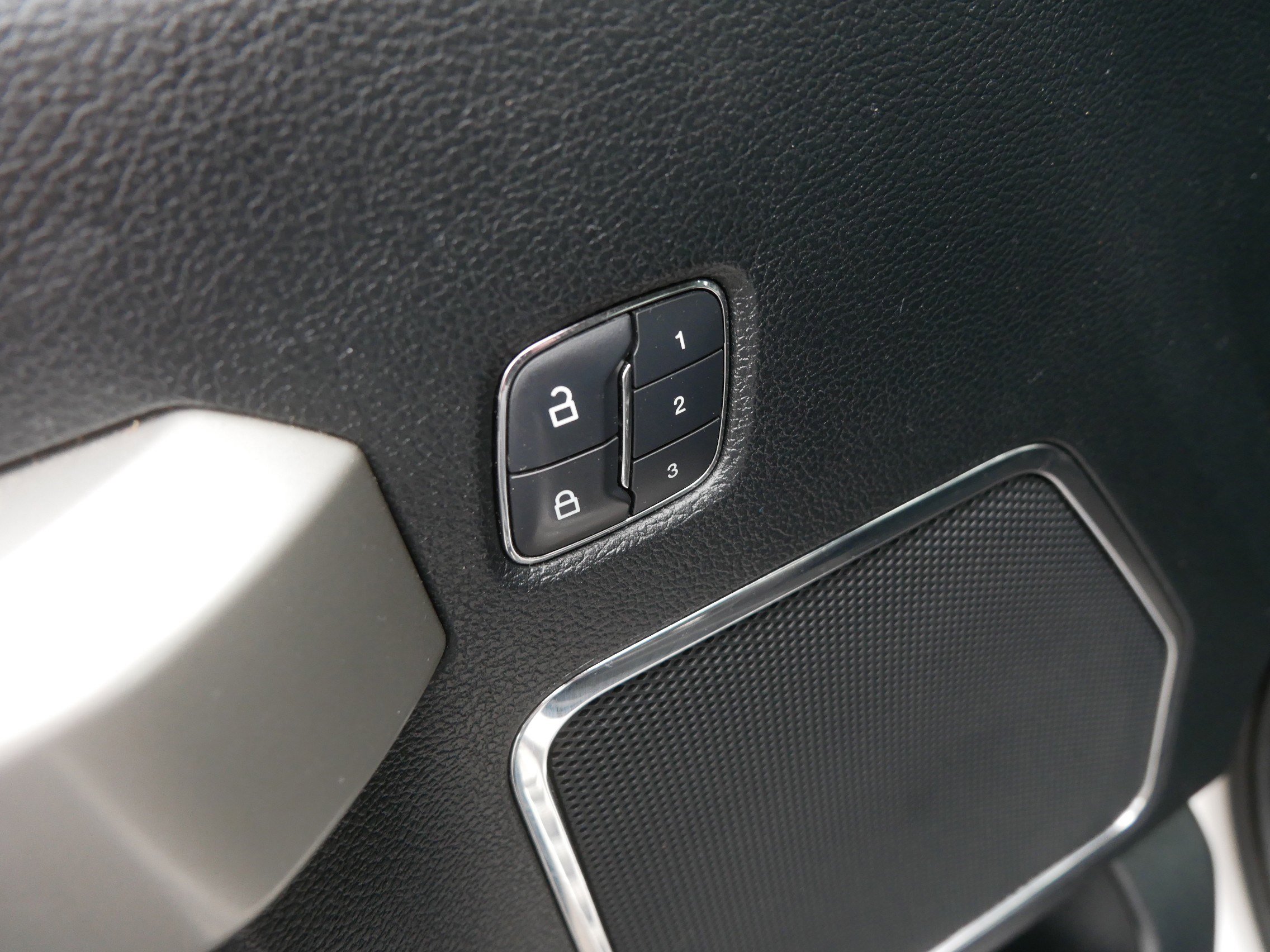 Used 2017 Ford F350 Lariat w/ Chrome Package AWD/4WD image 21