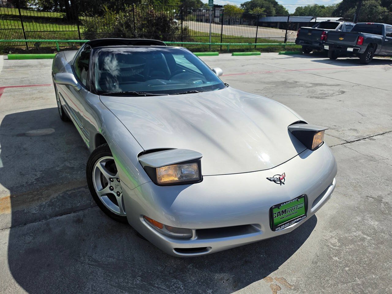 Used 2004 Chevrolet Corvette Coupe w/ Preferred Equipment Group RWD image 51