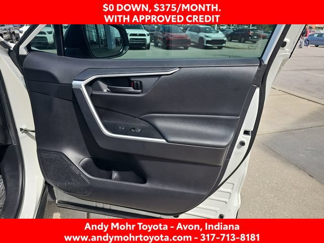 Used 2020 Toyota RAV4 LE AWD/4WD image 33