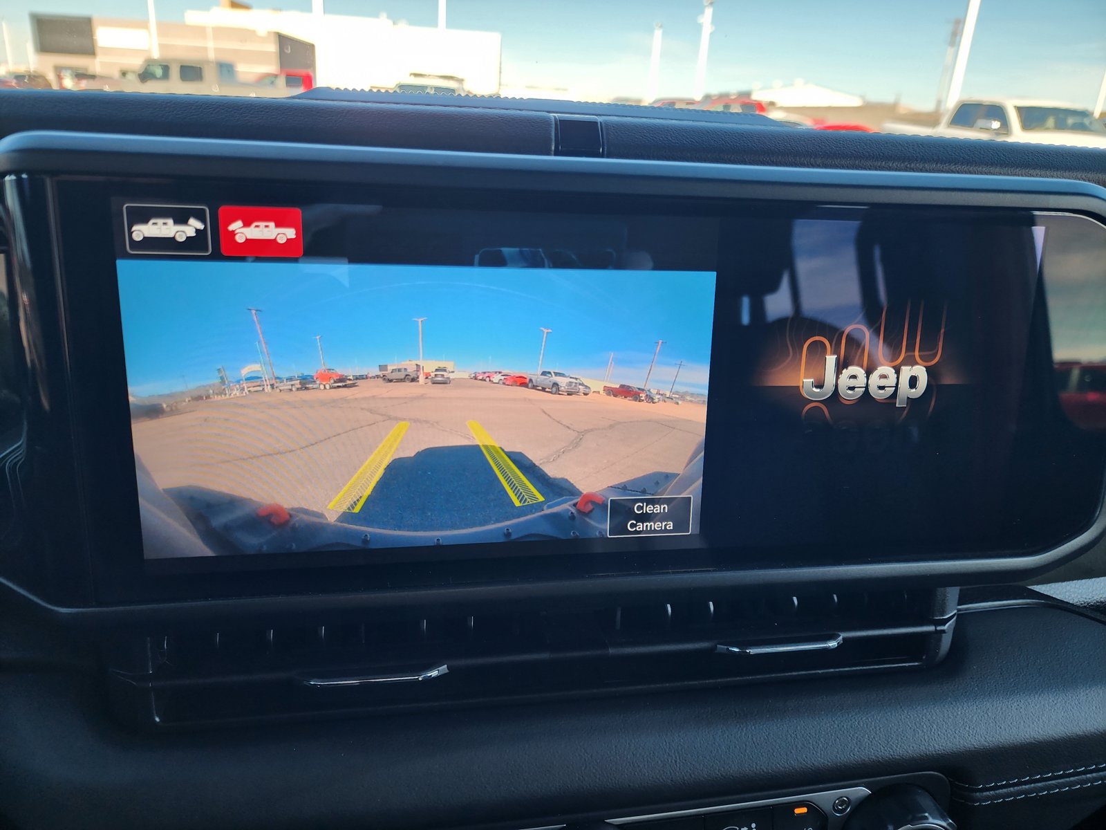 Used 2025 Jeep Gladiator Mojave AWD/4WD image 31