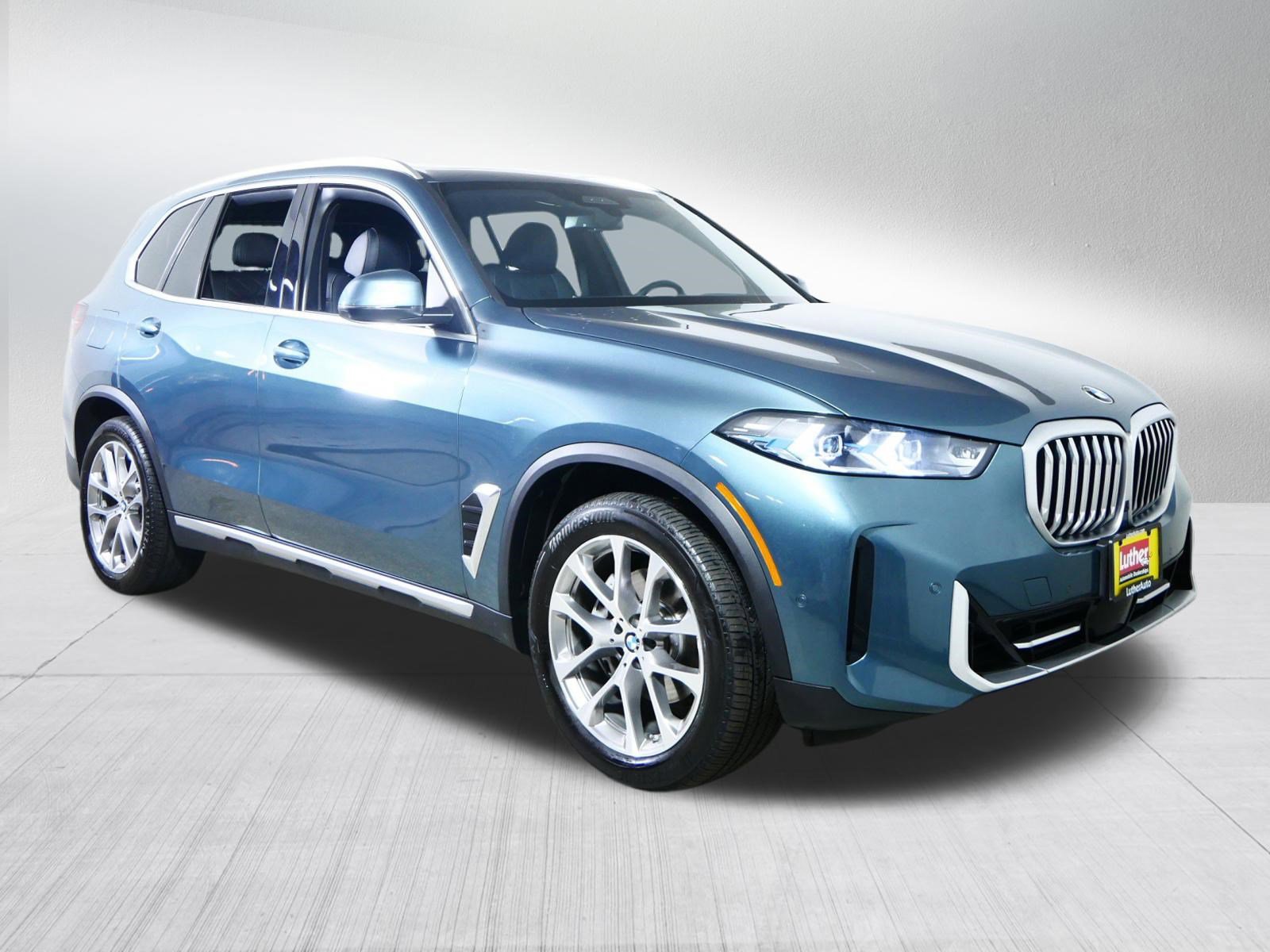 Used 2024 BMW X5 xDrive40i w/ Premium Package image 1