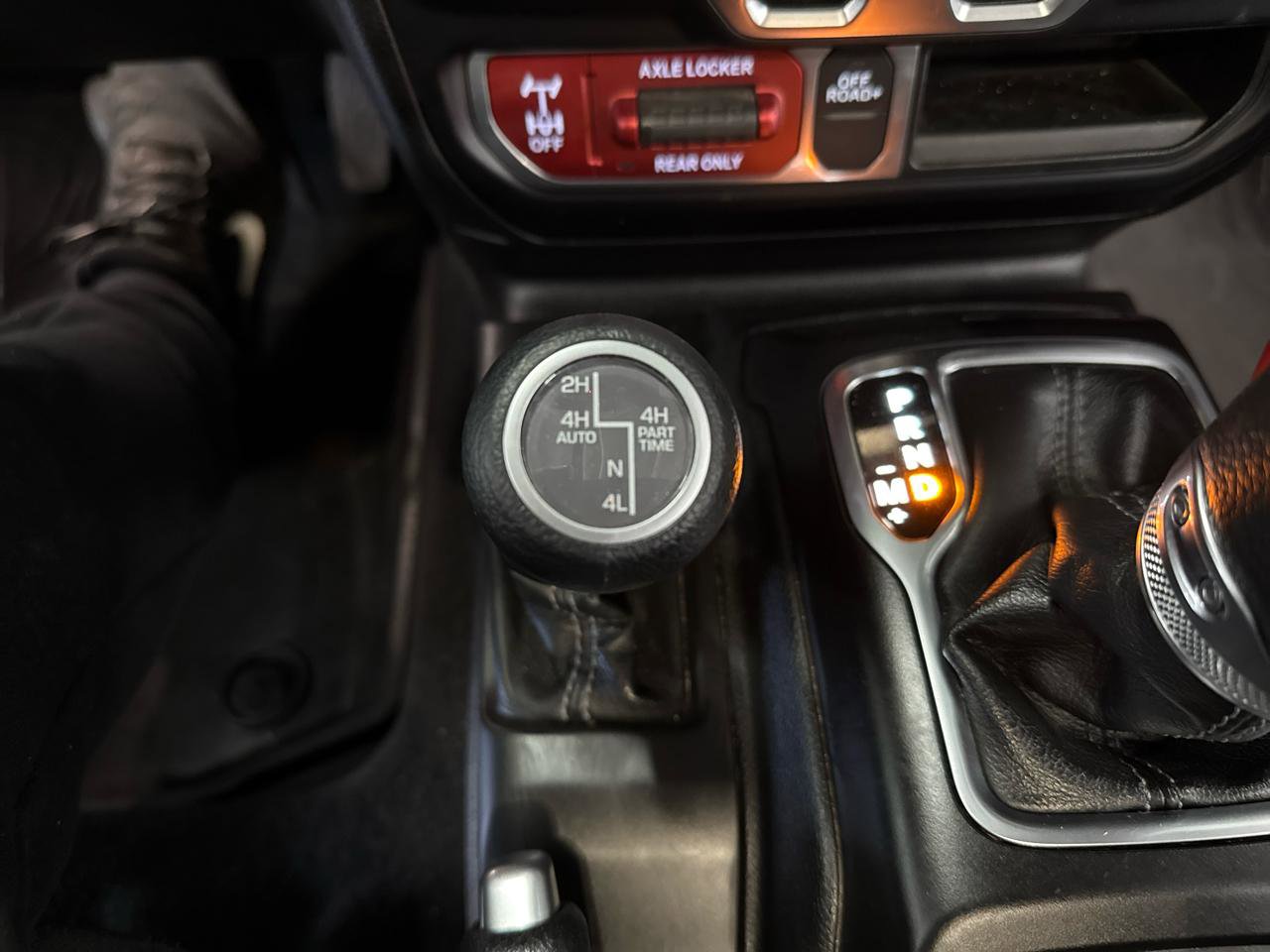 Used 2024 Jeep Wrangler Unlimited image 25