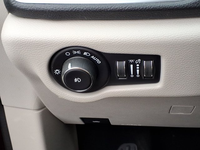 Used 2019 Chrysler Pacifica Limited FWD image 22