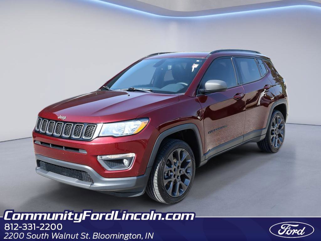 Used 2021 Jeep Compass Latitude w/ Sun and Sound Group AWD/4WD image 1