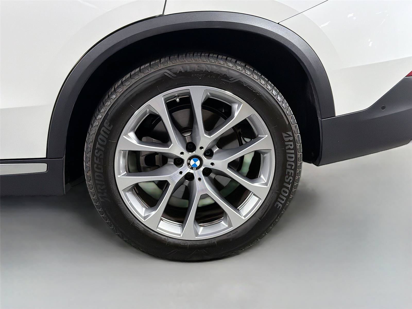 Used 2024 BMW X5 xDrive40i w/ Climate Comfort Package AWD/4WD image 28