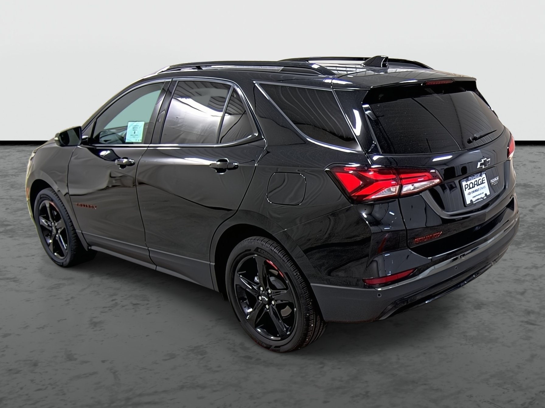 Used 2023 Chevrolet Equinox Premier AWD/4WD image 2