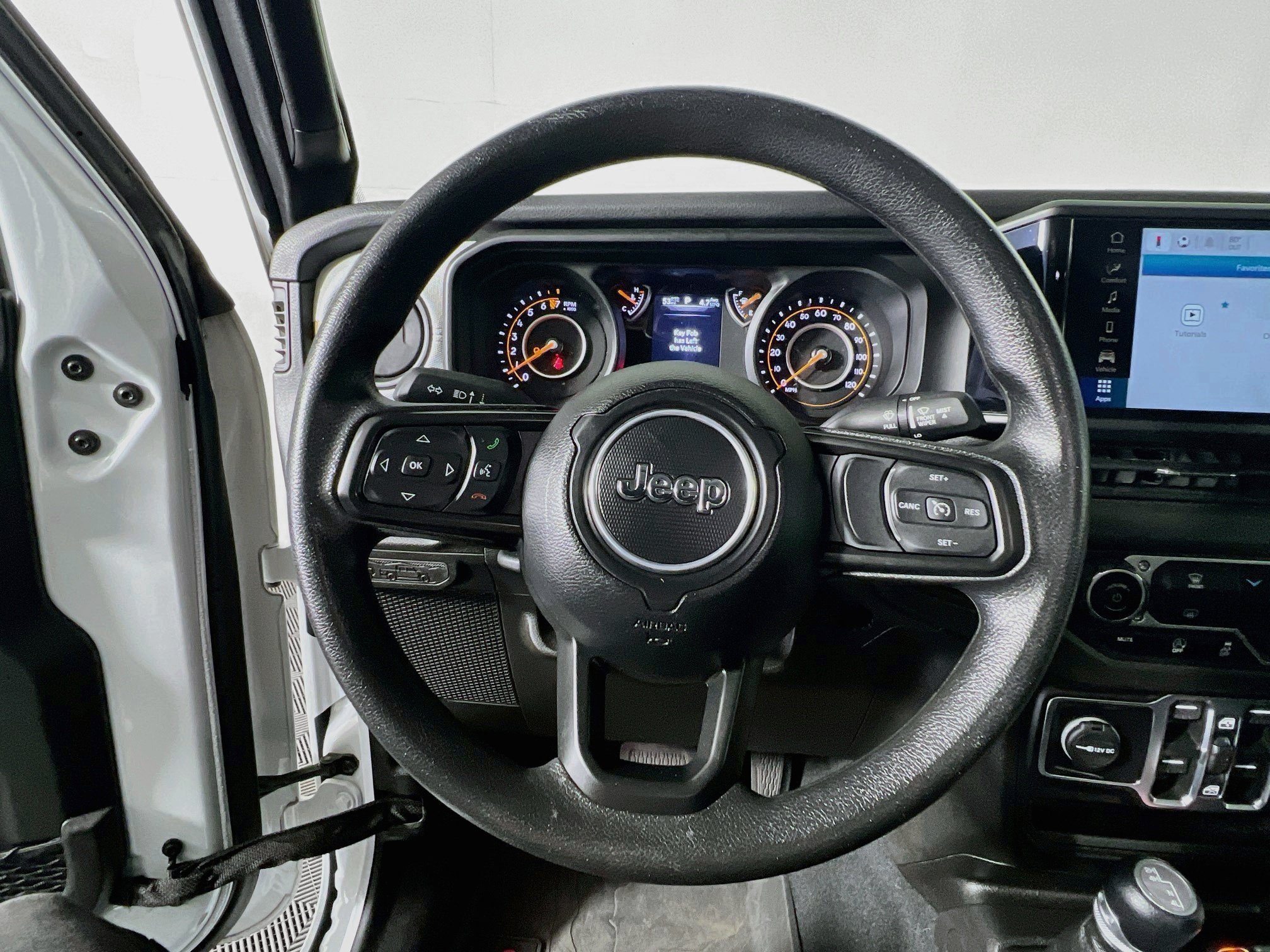 Used 2024 Jeep Gladiator Sport AWD/4WD image 17