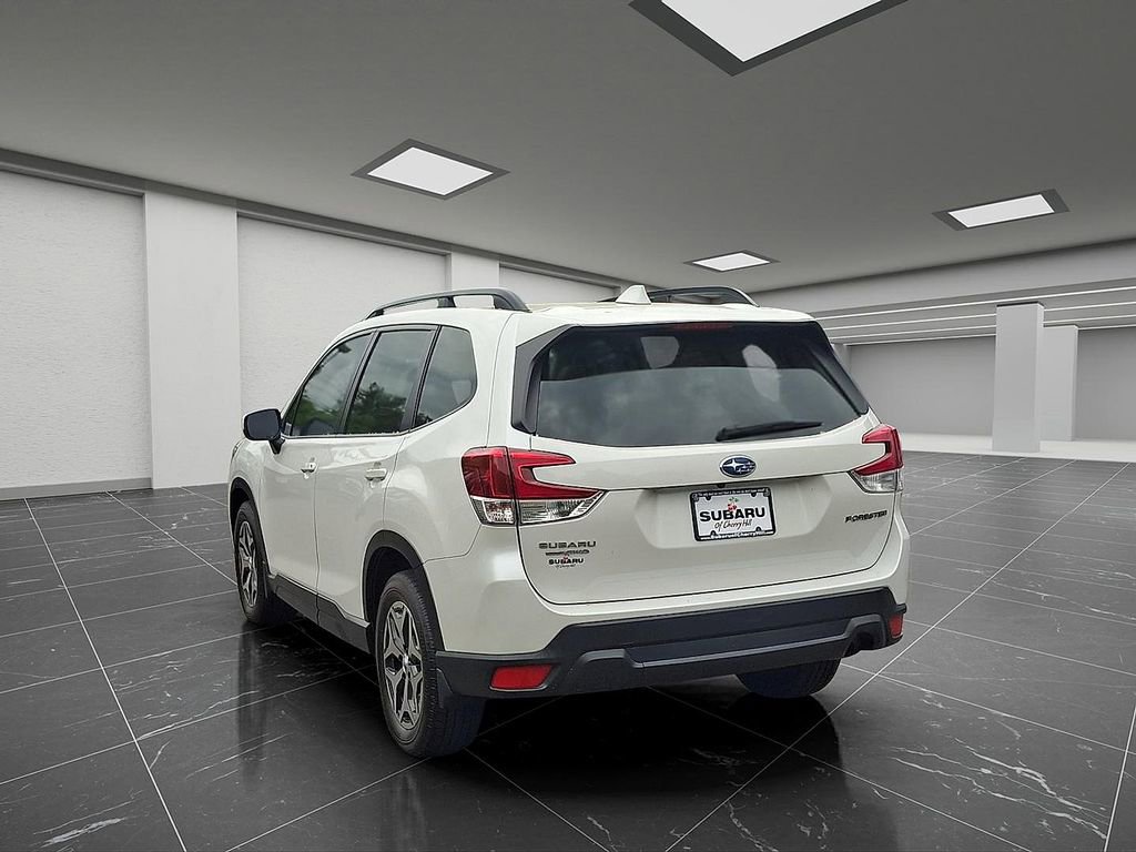 Used 2020 Subaru Forester Premium AWD/4WD image 5