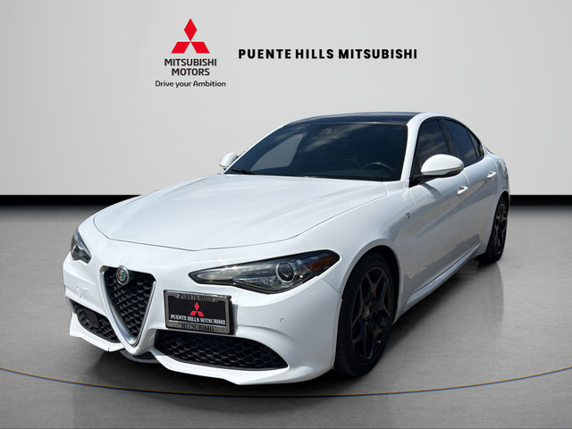 Used 2022 Alfa Romeo Giulia Ti RWD image 1