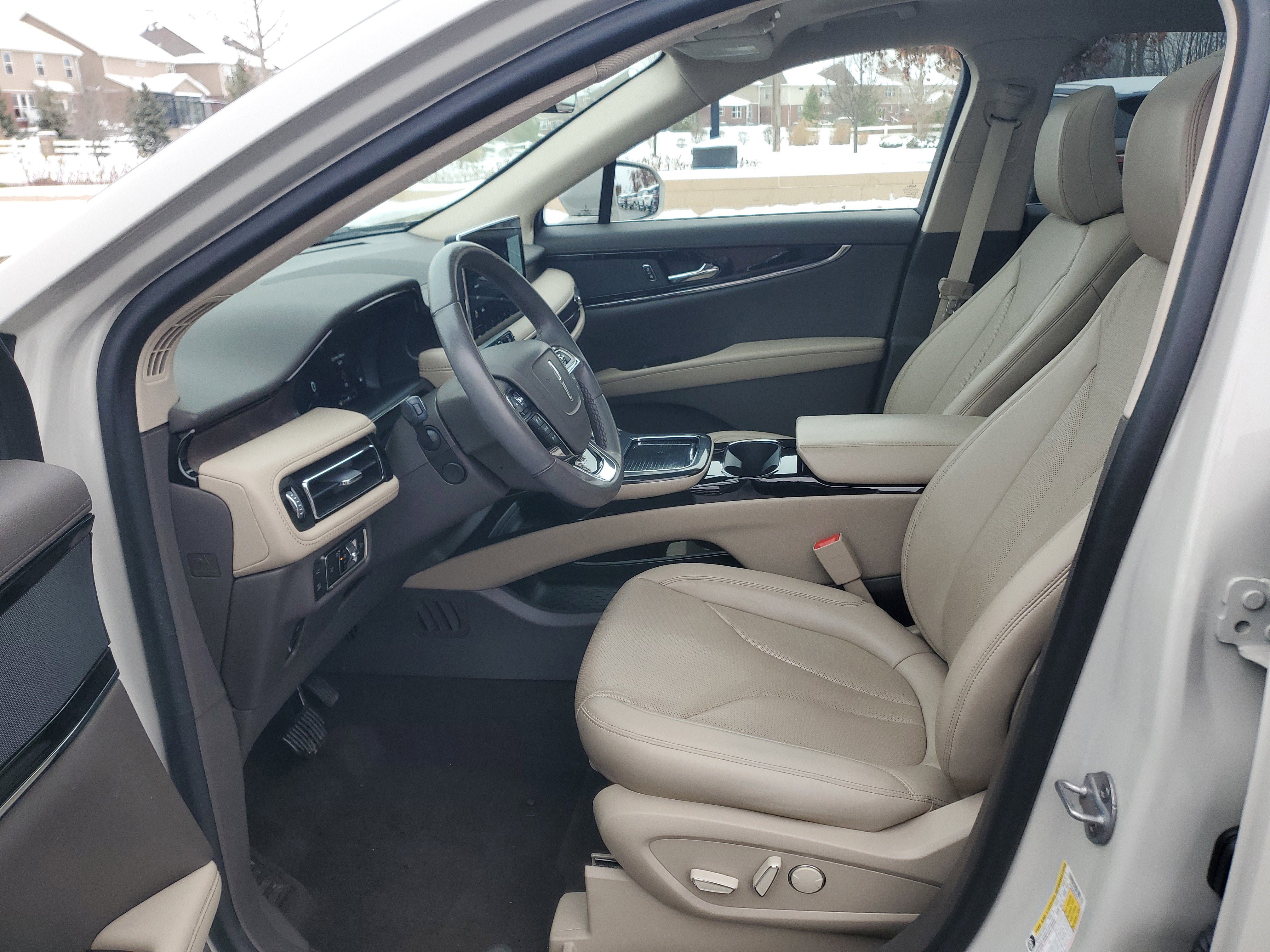 Certified 2023 Lincoln Nautilus Reserve image 12