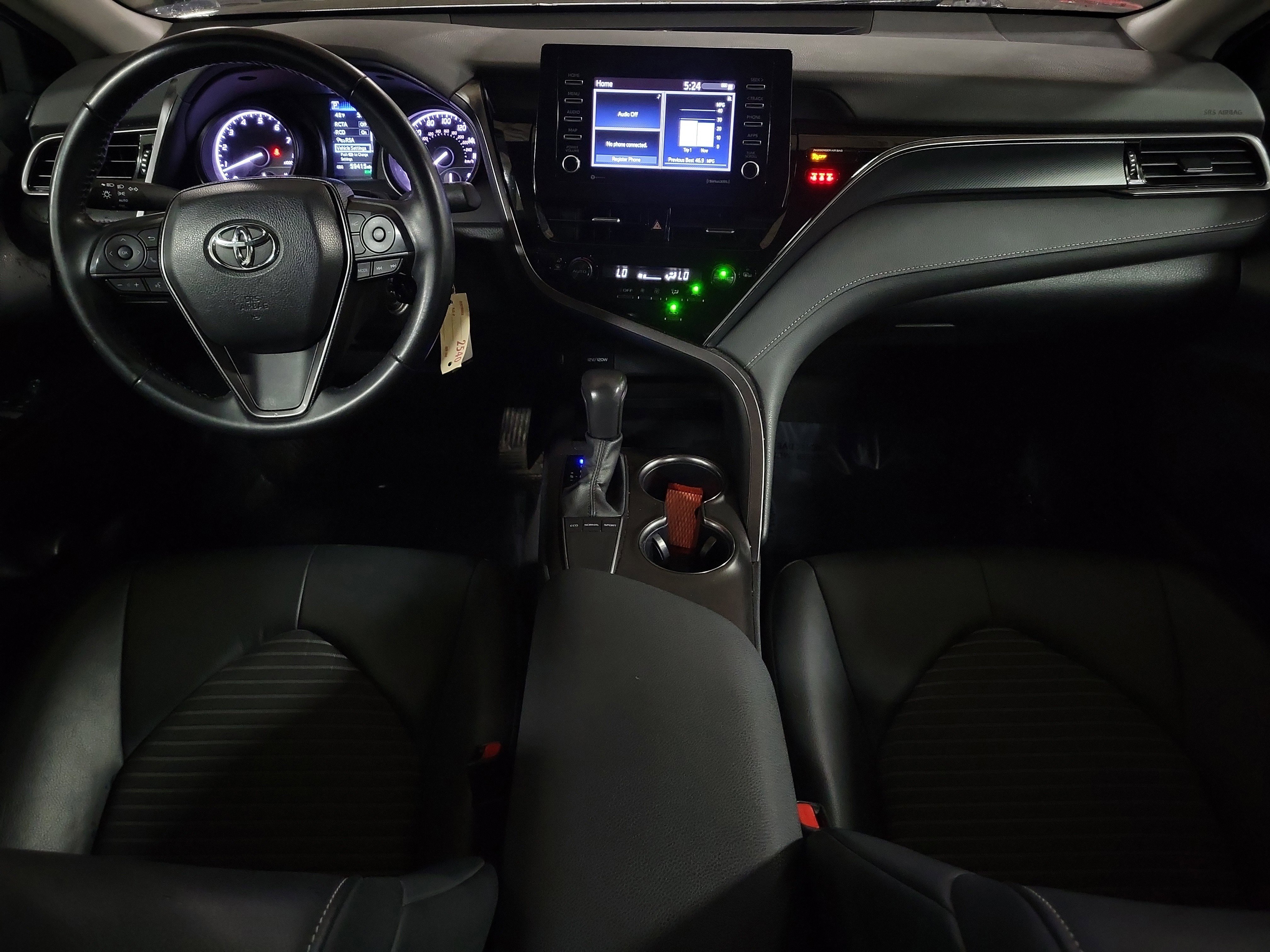 Used 2024 Toyota Camry SE FWD image 11