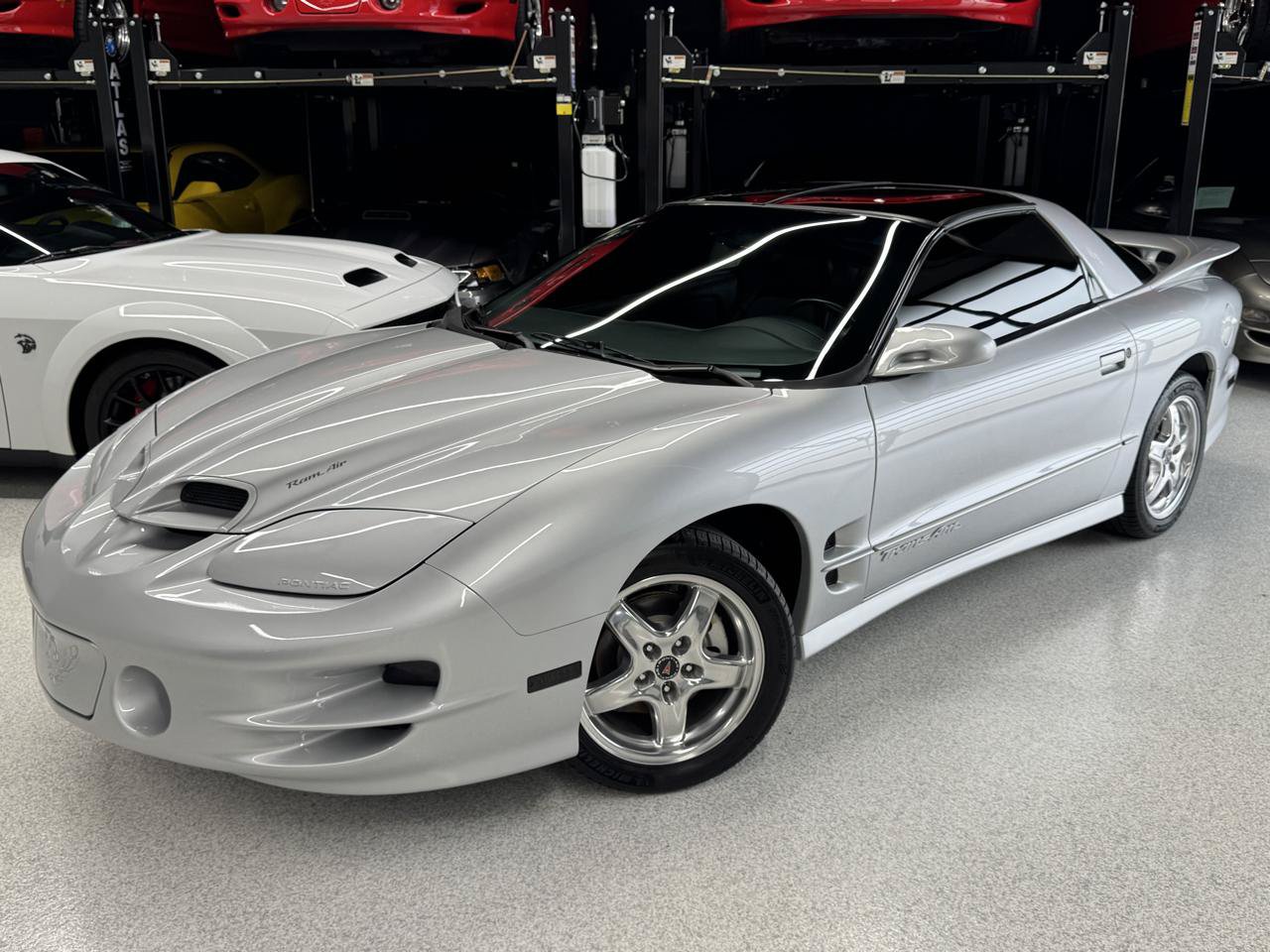 Used 2000 Pontiac Firebird Formula RWD image 2