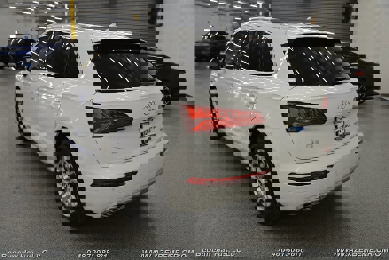 Used 2018 Audi Q5 2.0T Premium Plus w/ Premium Plus Package image 11