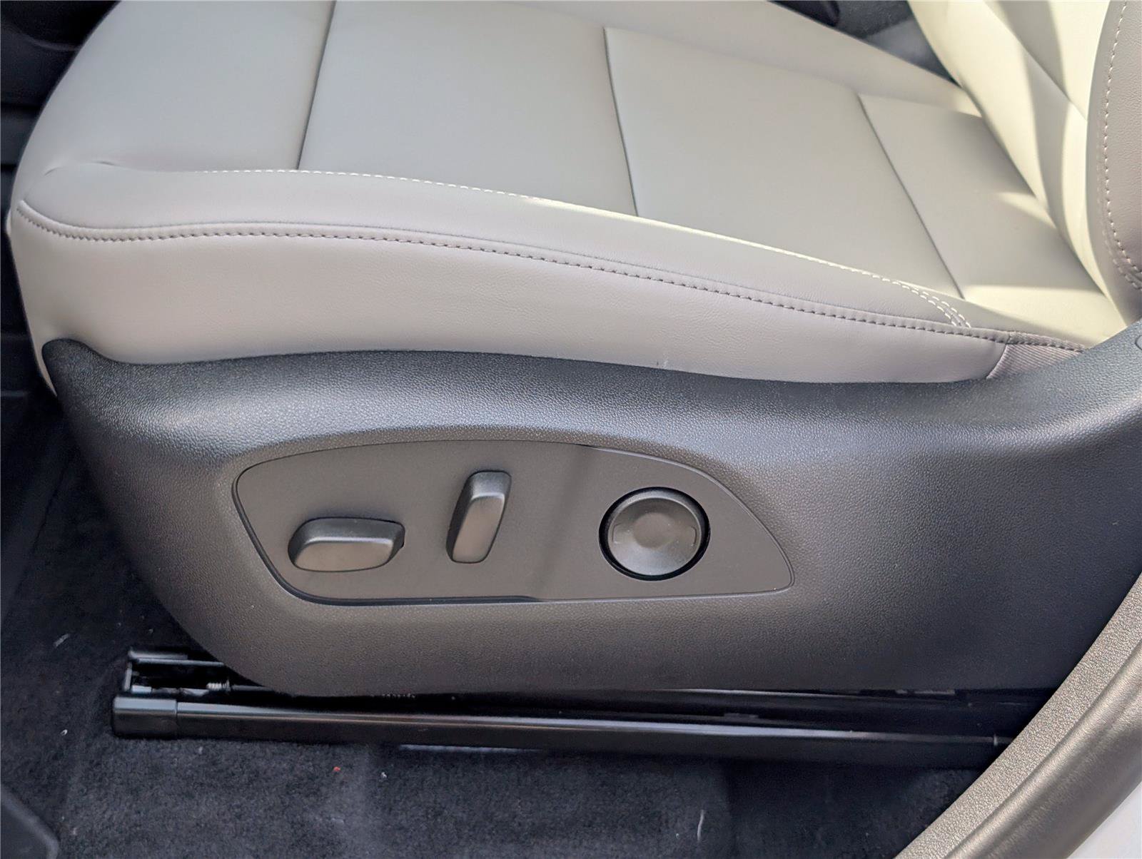 New 2026 GMC Acadia Elevation w/ Elevation Premium Package FWD image 11