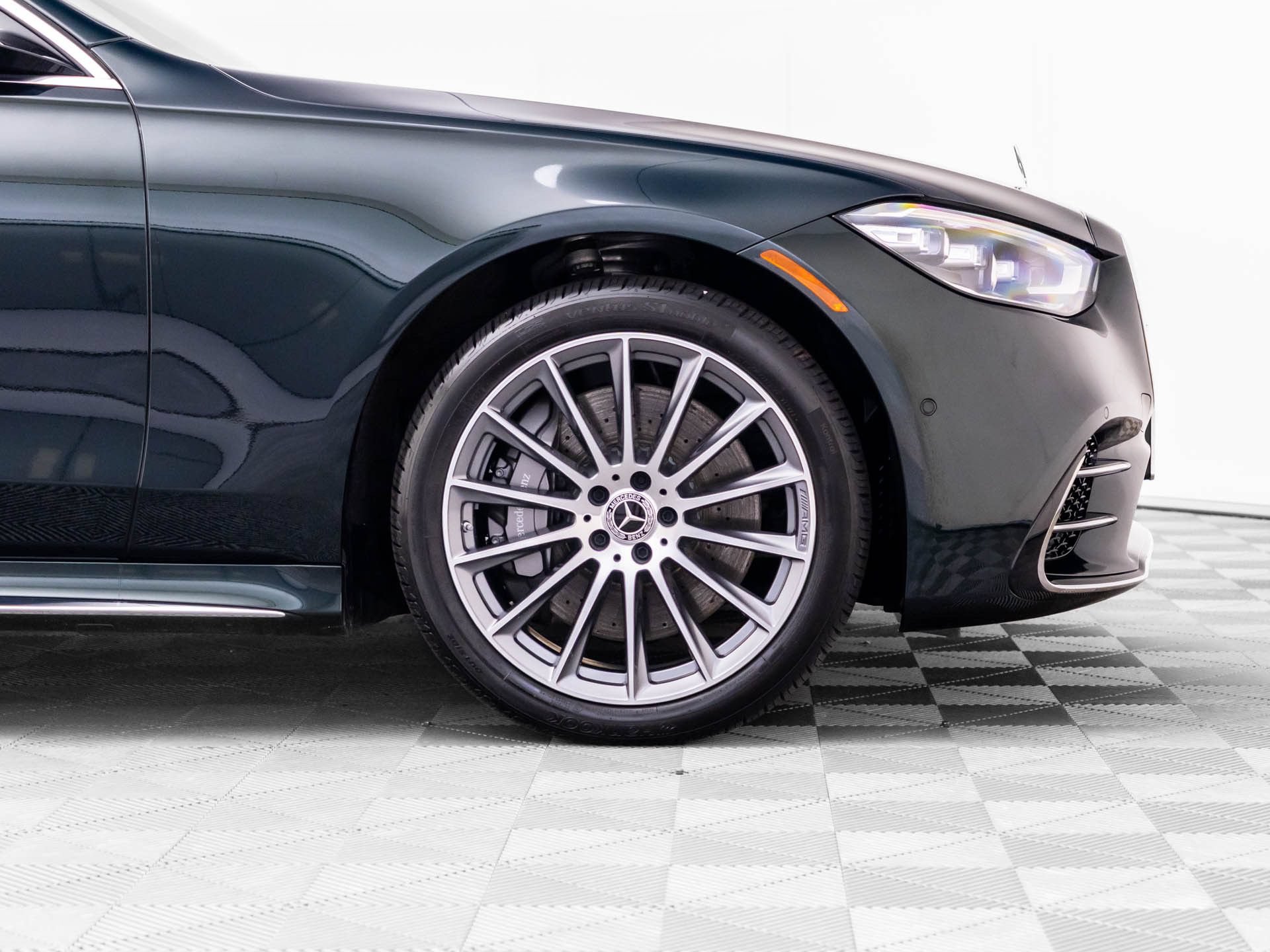 Used 2025 Mercedes-Benz S 580 4MATIC Sedan image 36