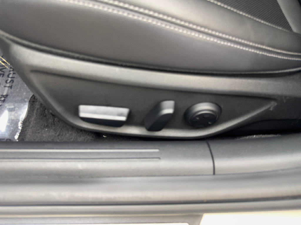 Used 2026 Genesis G70 2.5T RWD image 32