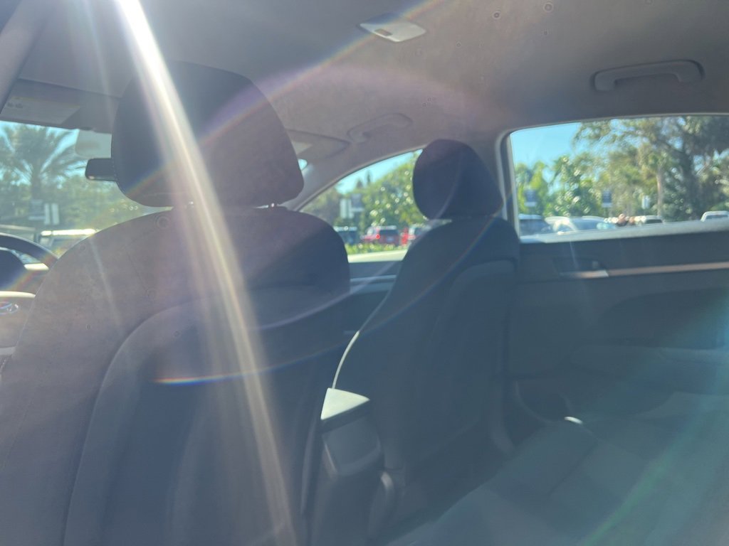 Used 2018 Hyundai Elantra SE image 26