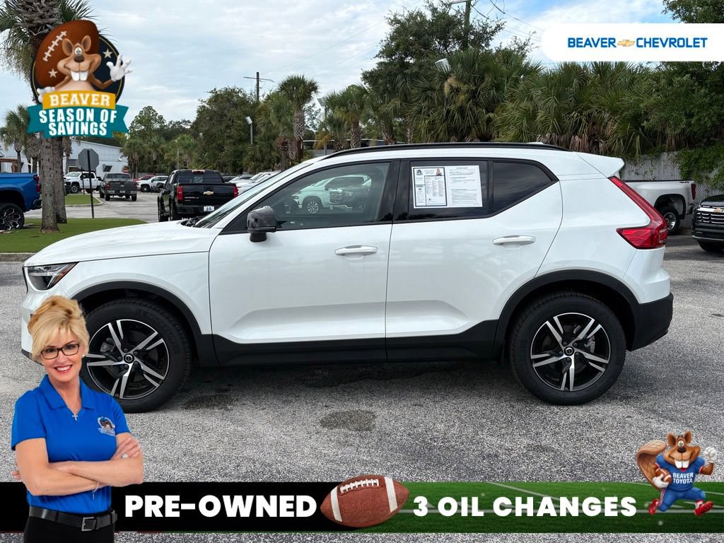 Used 2026 Volvo XC40 B4 Core FWD image 4