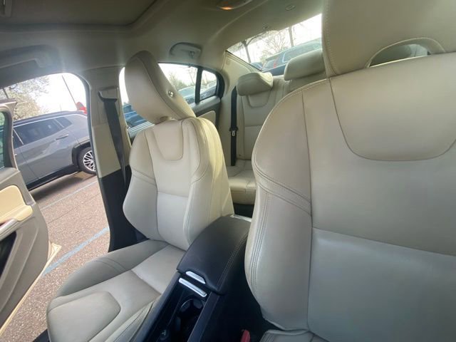 Used 2016 Volvo S60 T5 Premier w/ Climate Package image 4