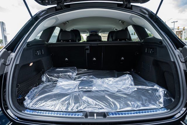 New 2025 Mercedes-Benz GLC 350e 4MATIC image 10